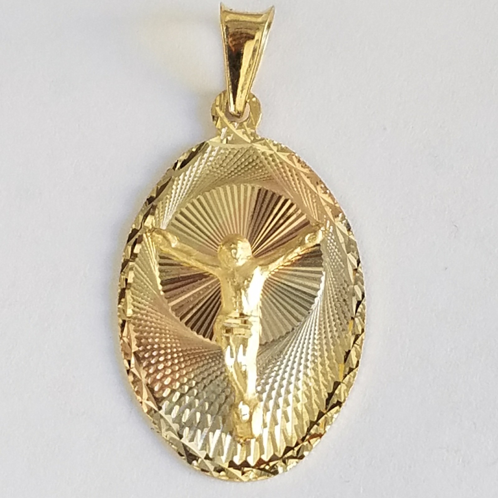 U23805 with packaging 14k yellow gold Jesus crucifix oval pendant charm G3D