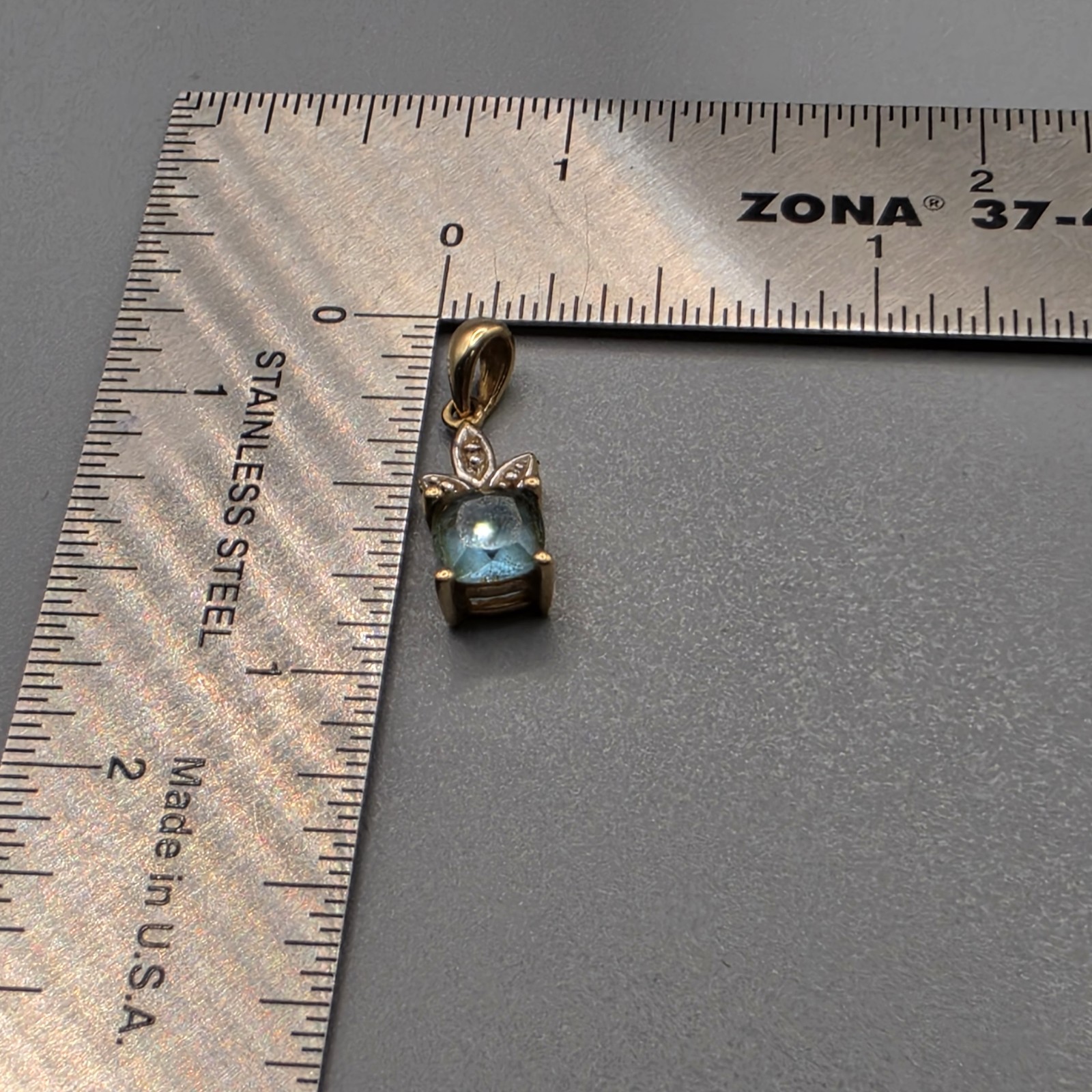 10K Gold Square Blue Topaz Pendant GRP 1.31g Not Scrap