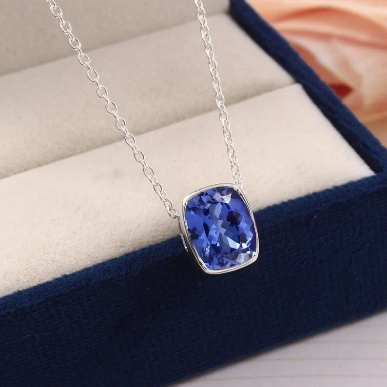 15 CT Natural Blue Sapphire Pendant in 925 Sterling Silver with Silver Chain
