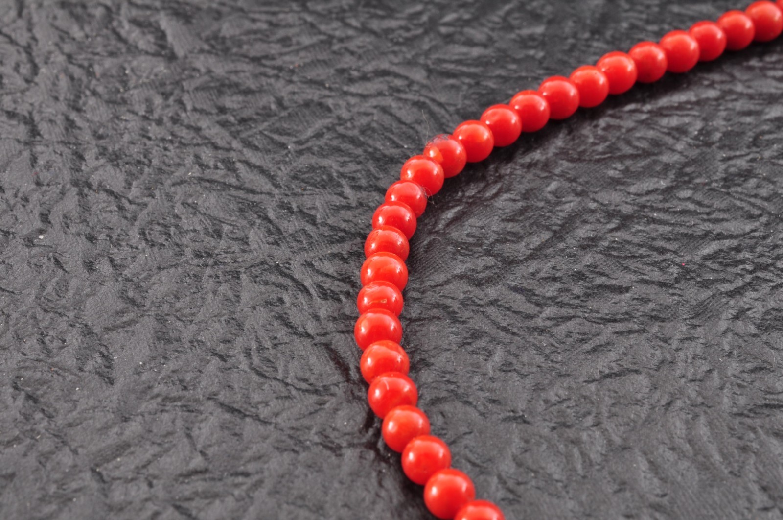 925 silver clasp, red coral undyed Rosary-style necklace (67.5ct) Certification.