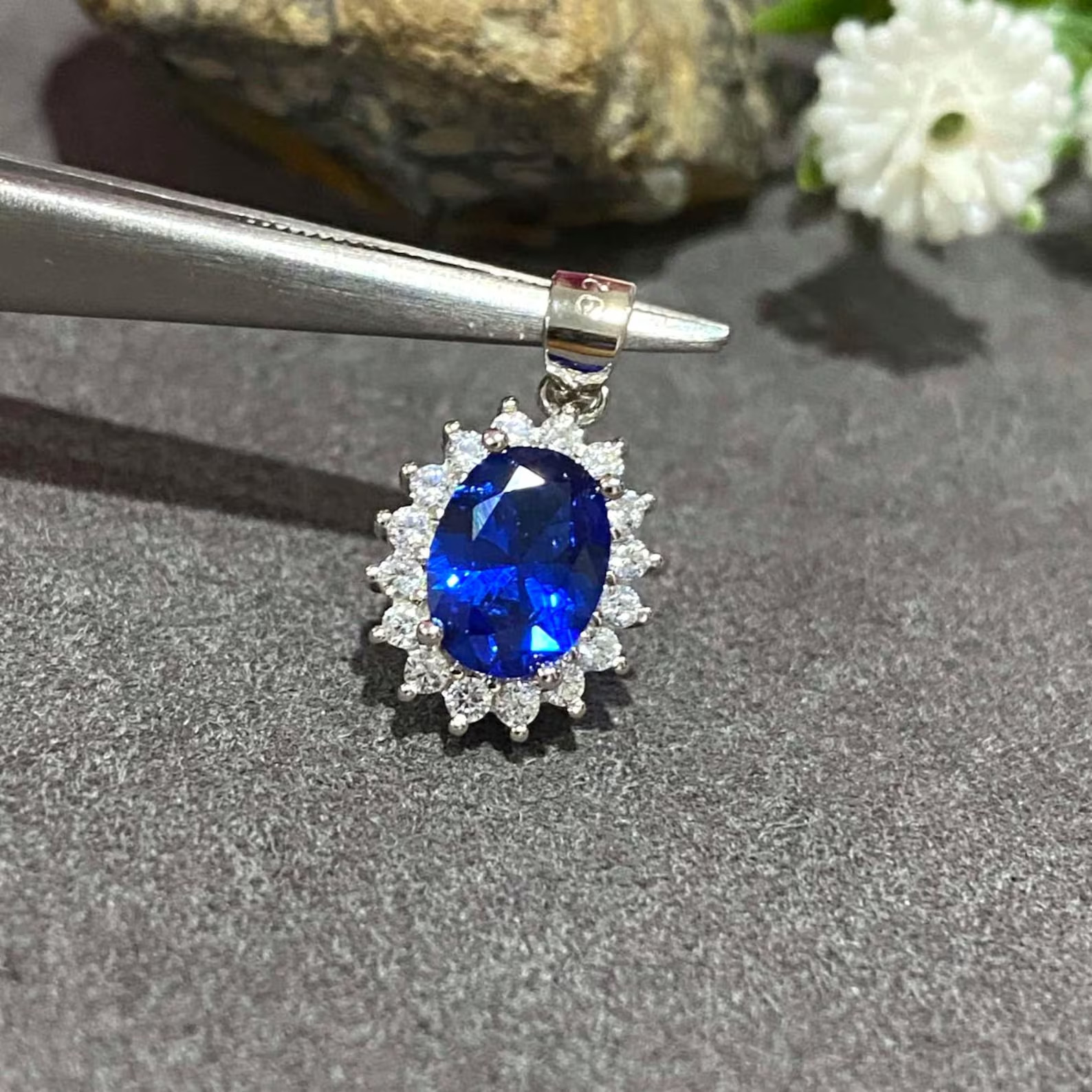 4.50 Ct Oval Cut Natural Sapphire Diamond Gorgeous Pendant 14K White Gold