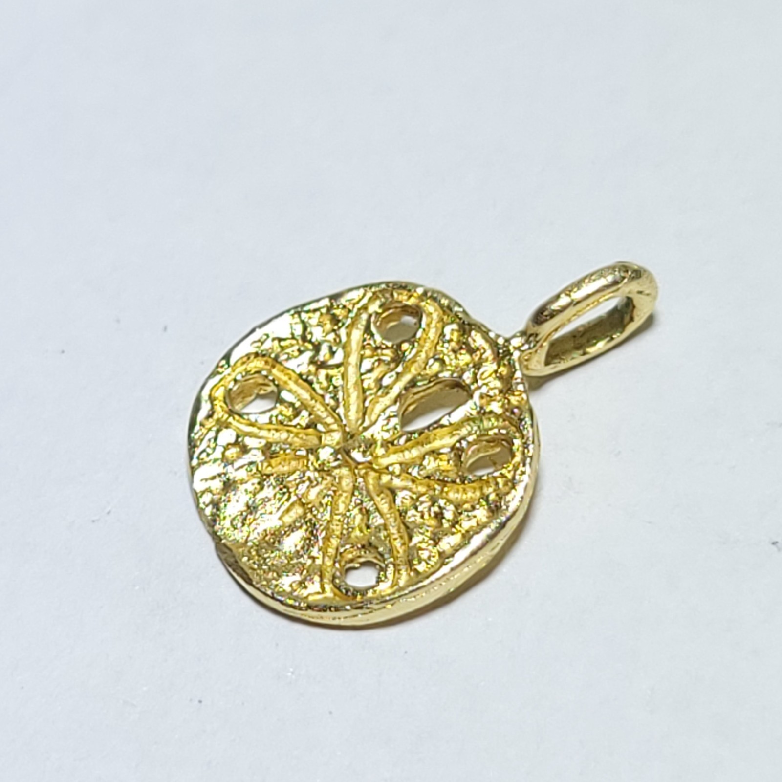 14 Karat Yellow Gold Sand Dollar Charm Pendant 14k Beach Nautical Resort Wear