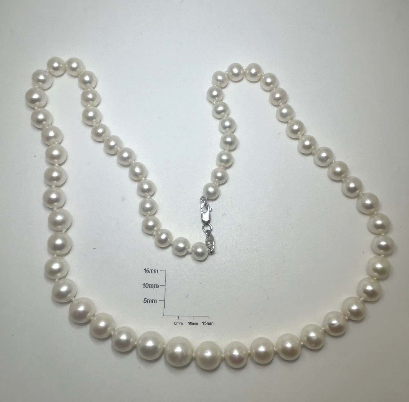 Honora White graduated Cultured Pearl Necklace.