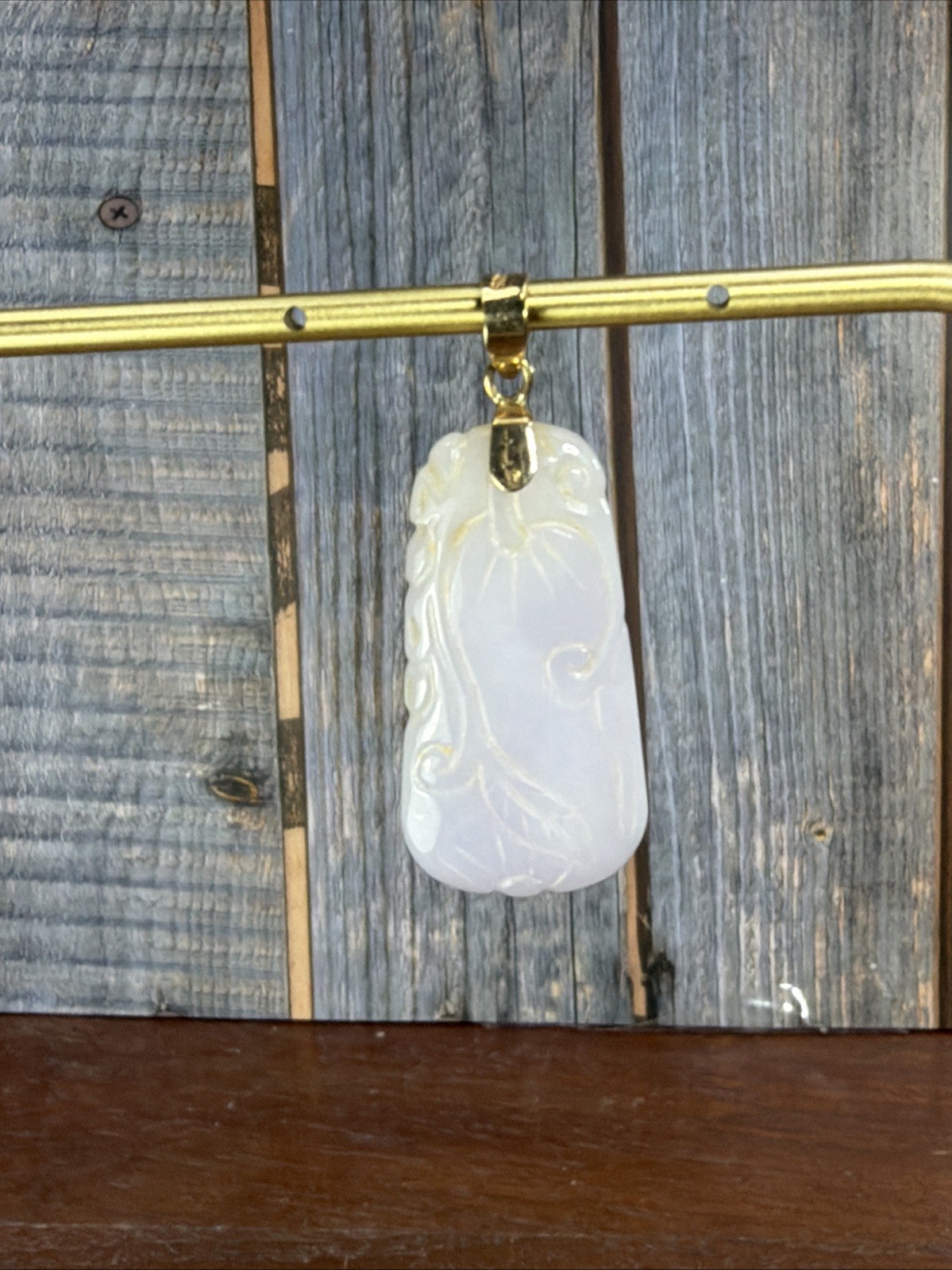 Vintage 585 14K Gold Bale Carved Lavender Jadeite Jade Pendant 6.2g 1 1/2” Long
