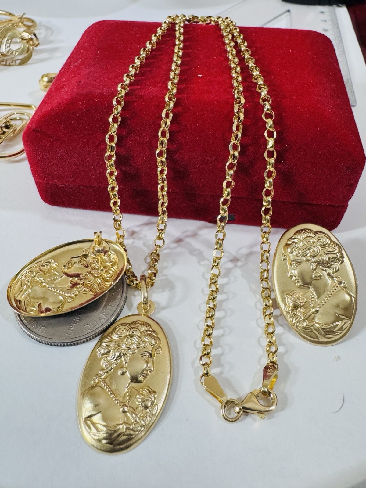 WOMENS 18K 750 Genuine Gold Oval Queen Earring & Necklace 18” Long 8.5g 3mm