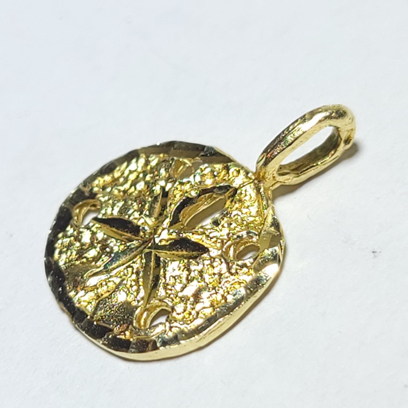 14 Karat Yellow Gold Sand Dollar Charm Pendant 14k Beach Nautical Resort Wear