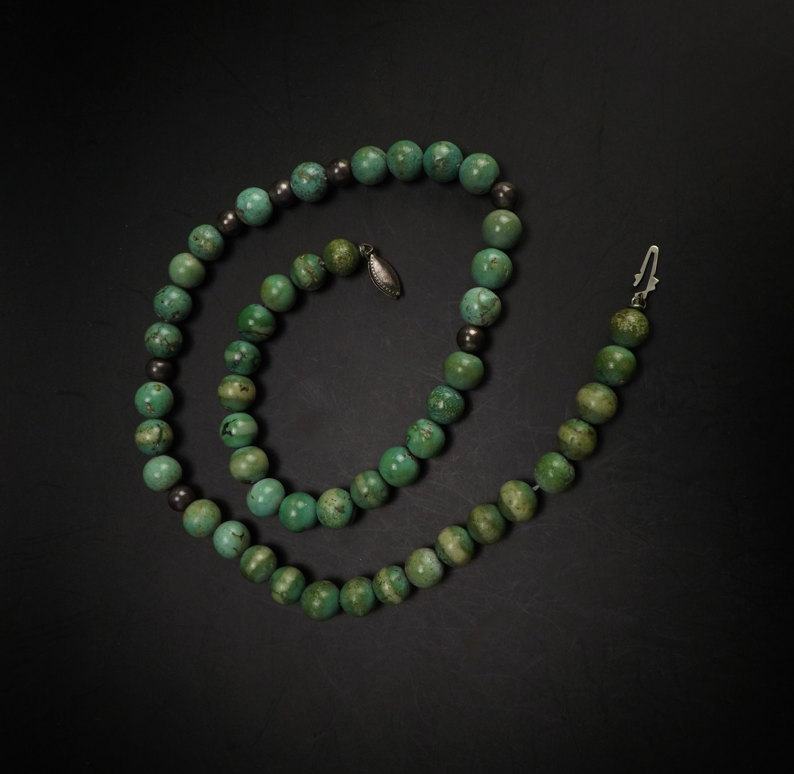Antique/Vintage Natural Sage Green Turquoise & Silver Bead Necklace 18″, 38.3 gr
