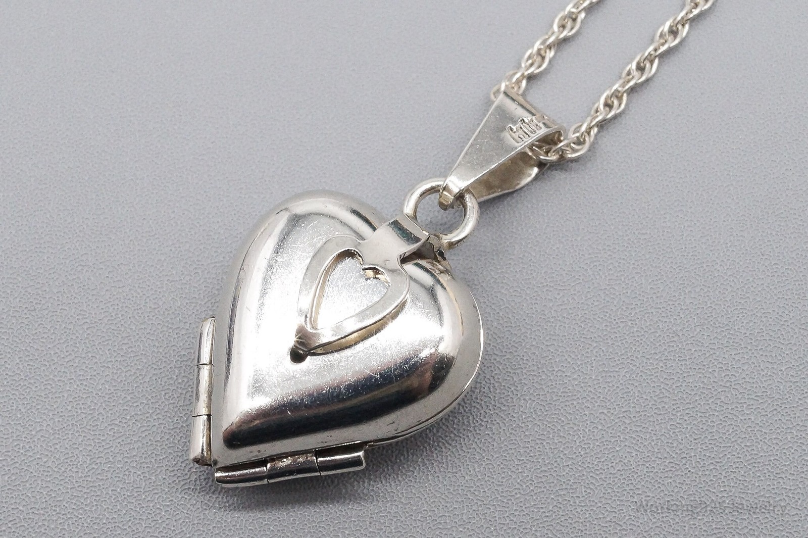 Vintage Large 4 Picture Heart Locket Sterling Silver Necklace 20″