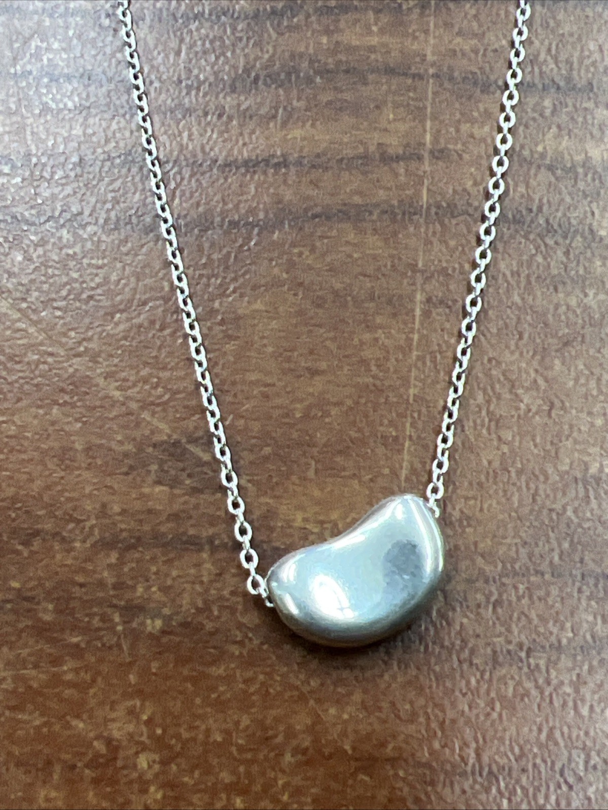 Gorgeous Authentic Tiffany Bean Necklace Excellent condition 18 Inches