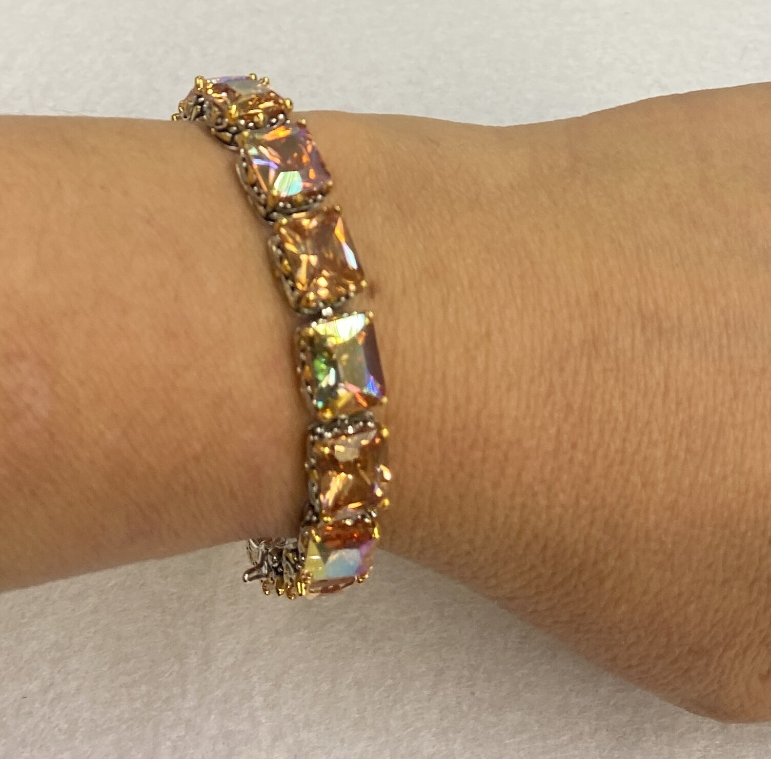VINTAGE KIRKS FOLLY Champagne Starlite Bracelet 7″ DM.