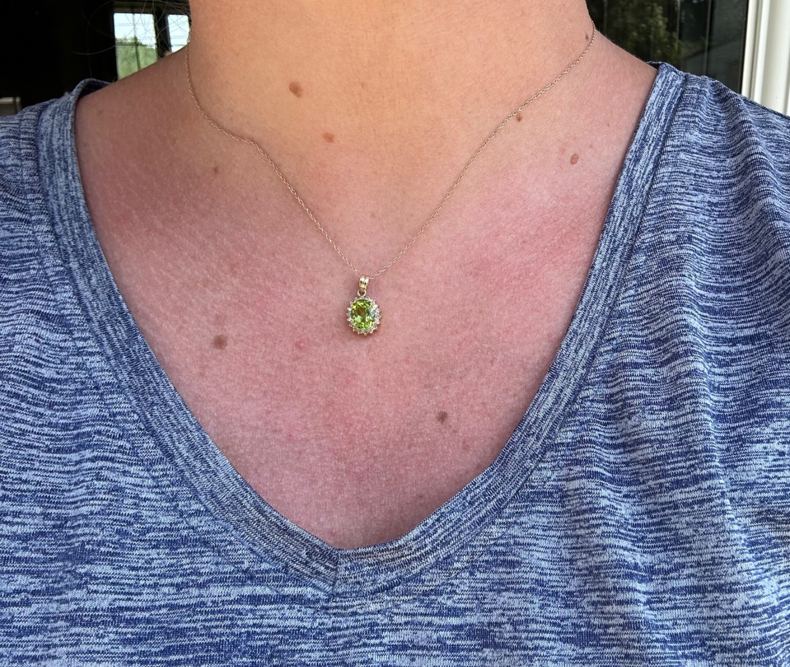 Peridot and diamond necklace solid gold