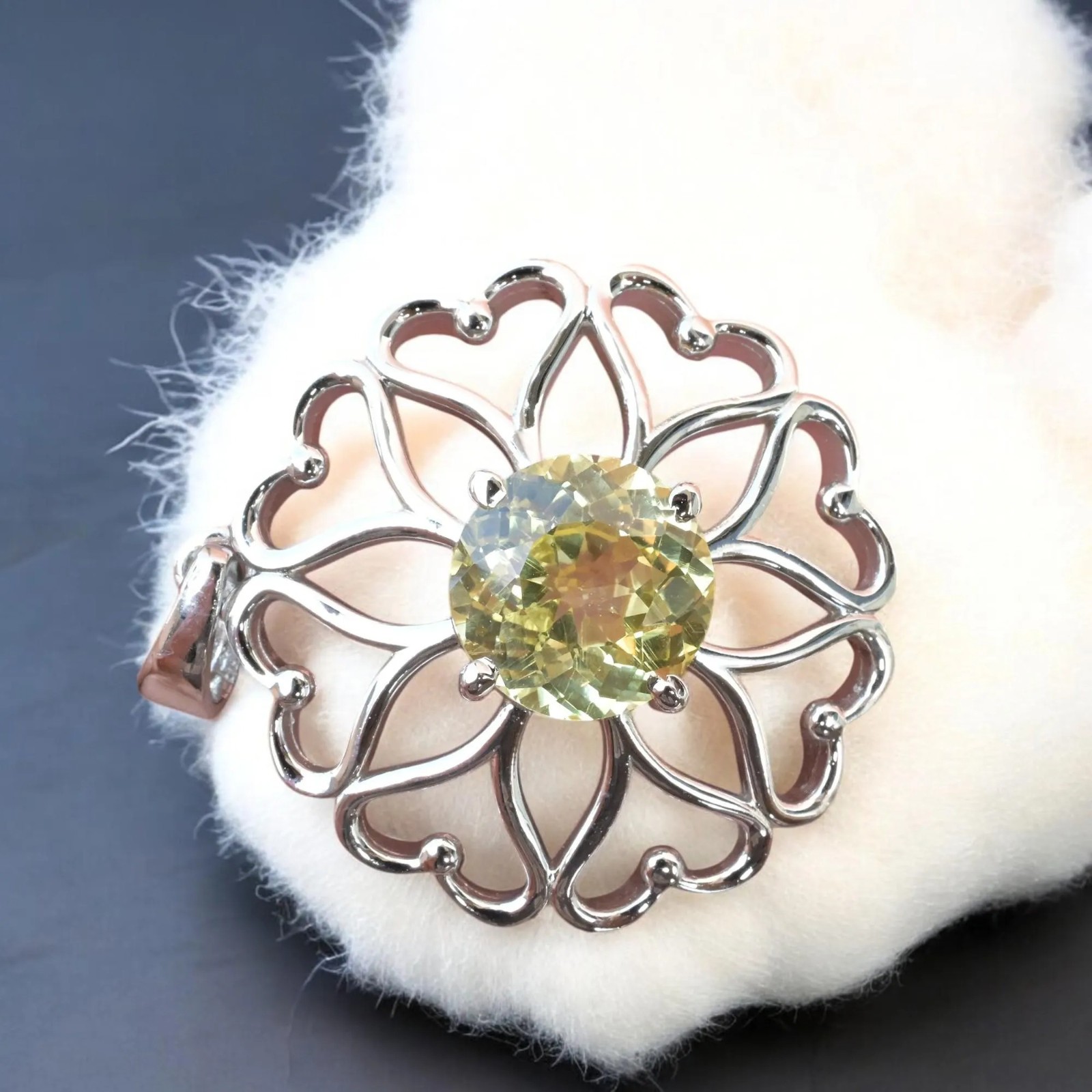 Certified Yellow Sapphire 32 Ct Flower Shape Pendant 925 Sterling Silver MG002
