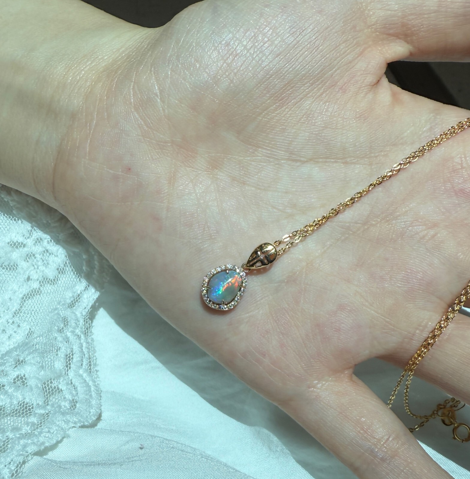 Rare Cat Eye Pattern Australian Solid Opal Red Fire 18K Gold Pendant Yes Opal