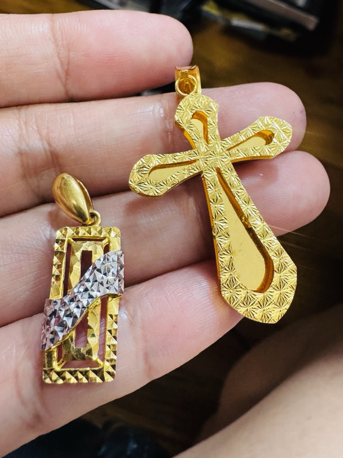 22K 916 22C Real Gold Two Set of Pendant 1 x Rectangle & 1x Cross 7.6g