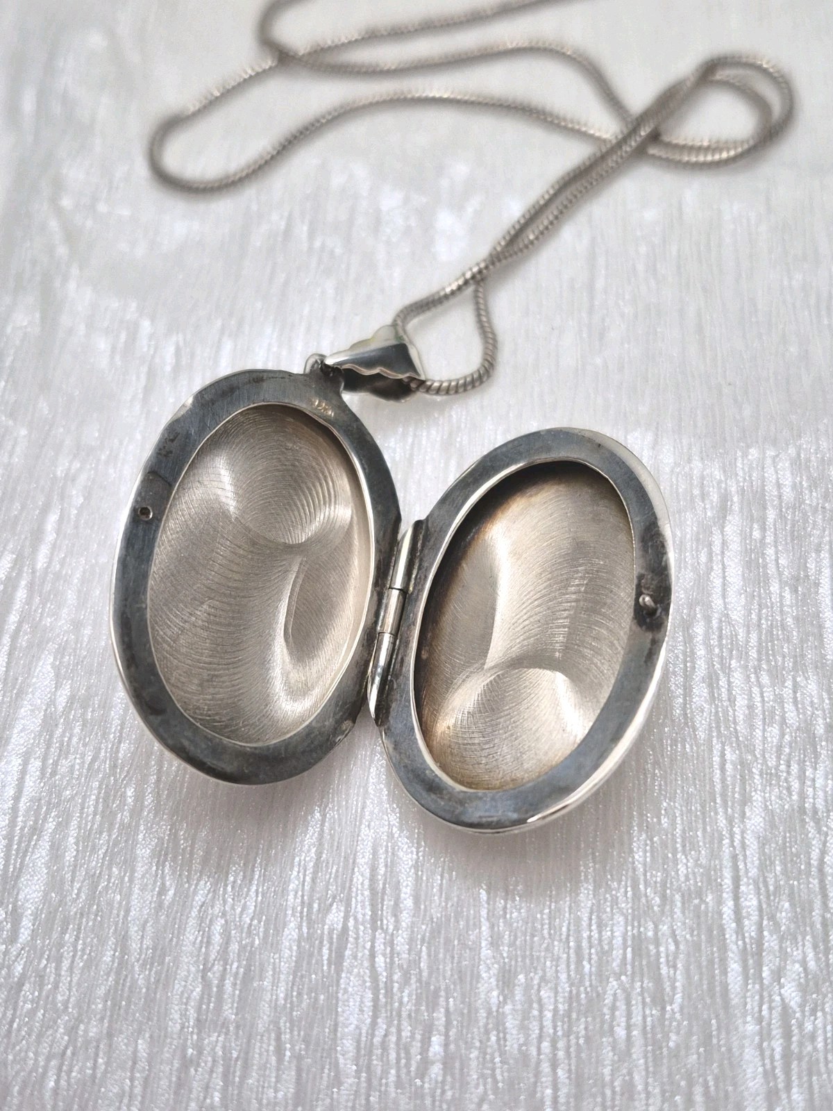 LOCKET – Sterling Silver Oval Photo Locket. Owl Design. Pendant and Chain.