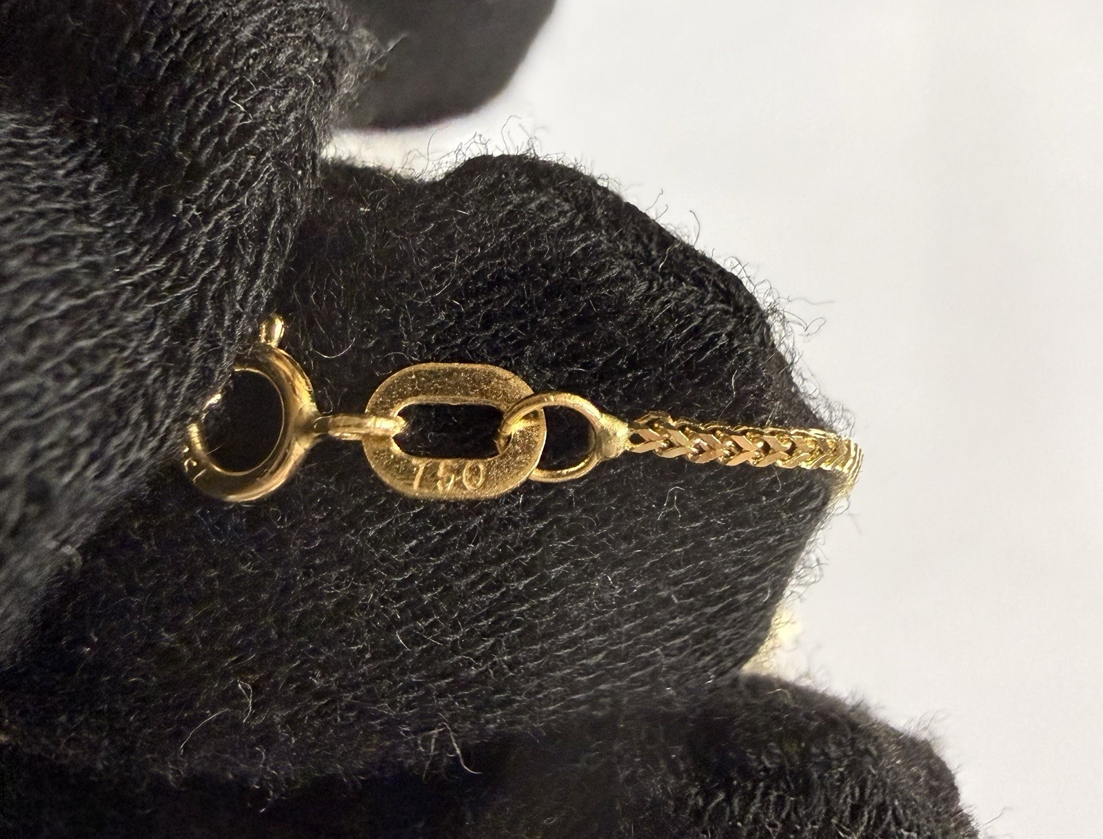 Real 18K Saudi Yellow Gold Franco Chain with Fish Pendant Unisex Size 18 Inches