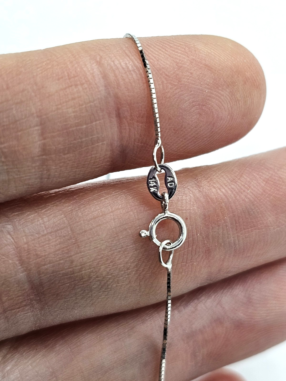 14K White Gold Thin Box Chain Necklace 18″ .95 grams .60mm Spring Ring Clasp NEW