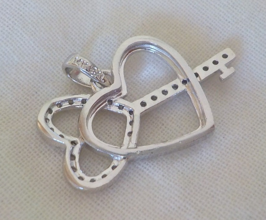 14K White Gold Key To Your Heart Diamond Pendant – 2.20 gms, 0.75 in, 0.17 ctw