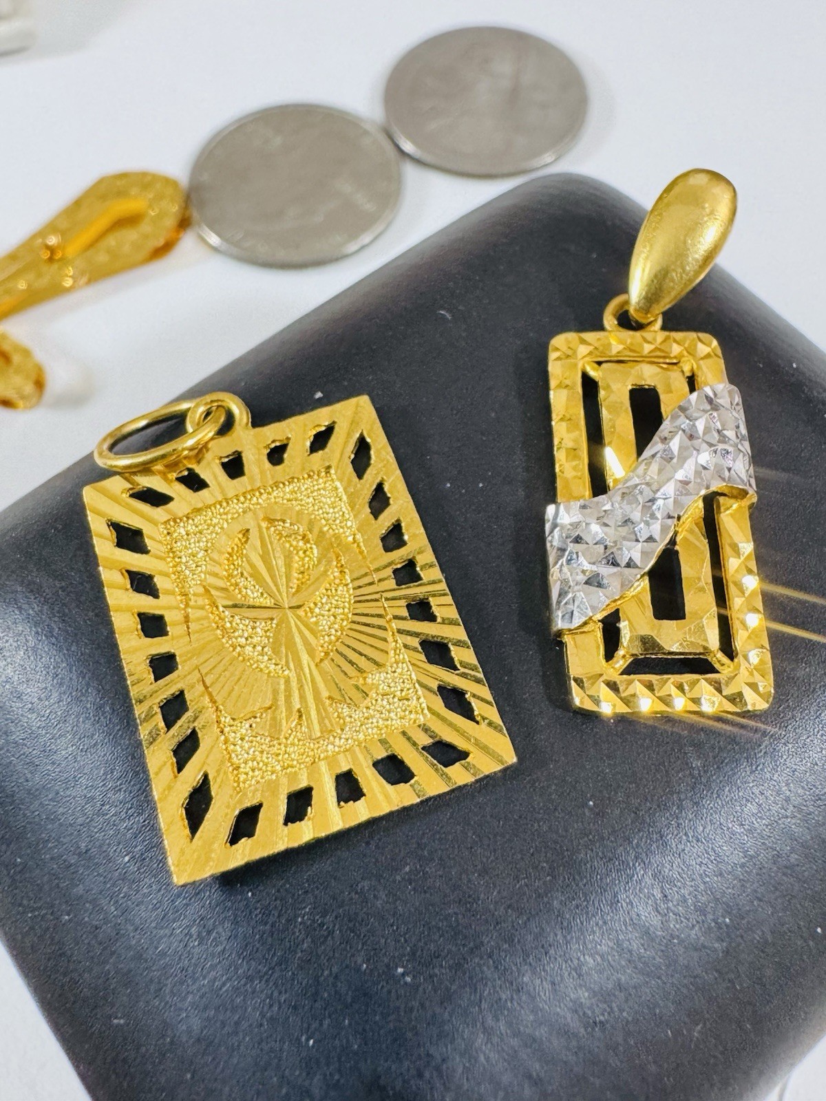22K 916 22C Real Gold Two Set of Pendant 1 Rectangle & 1 Divine Allah 6.3g