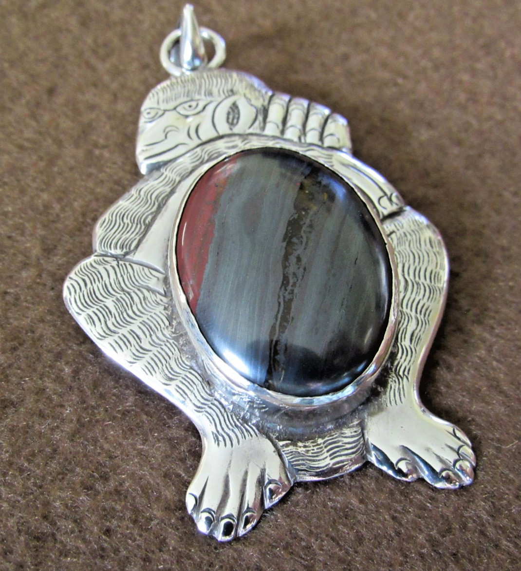 Sterling Silver 925 Monkey Pendant Banded Black Agate 34.7 Gram Polished Jewelry