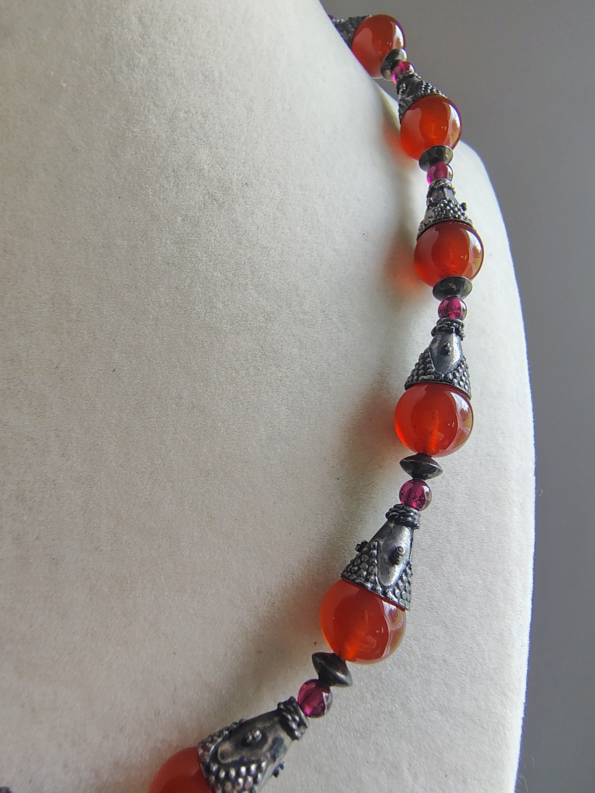 Nancy and Rise NR Sterling Silver Carnelian Garnet Heavy Bead Necklace 18″ RARE