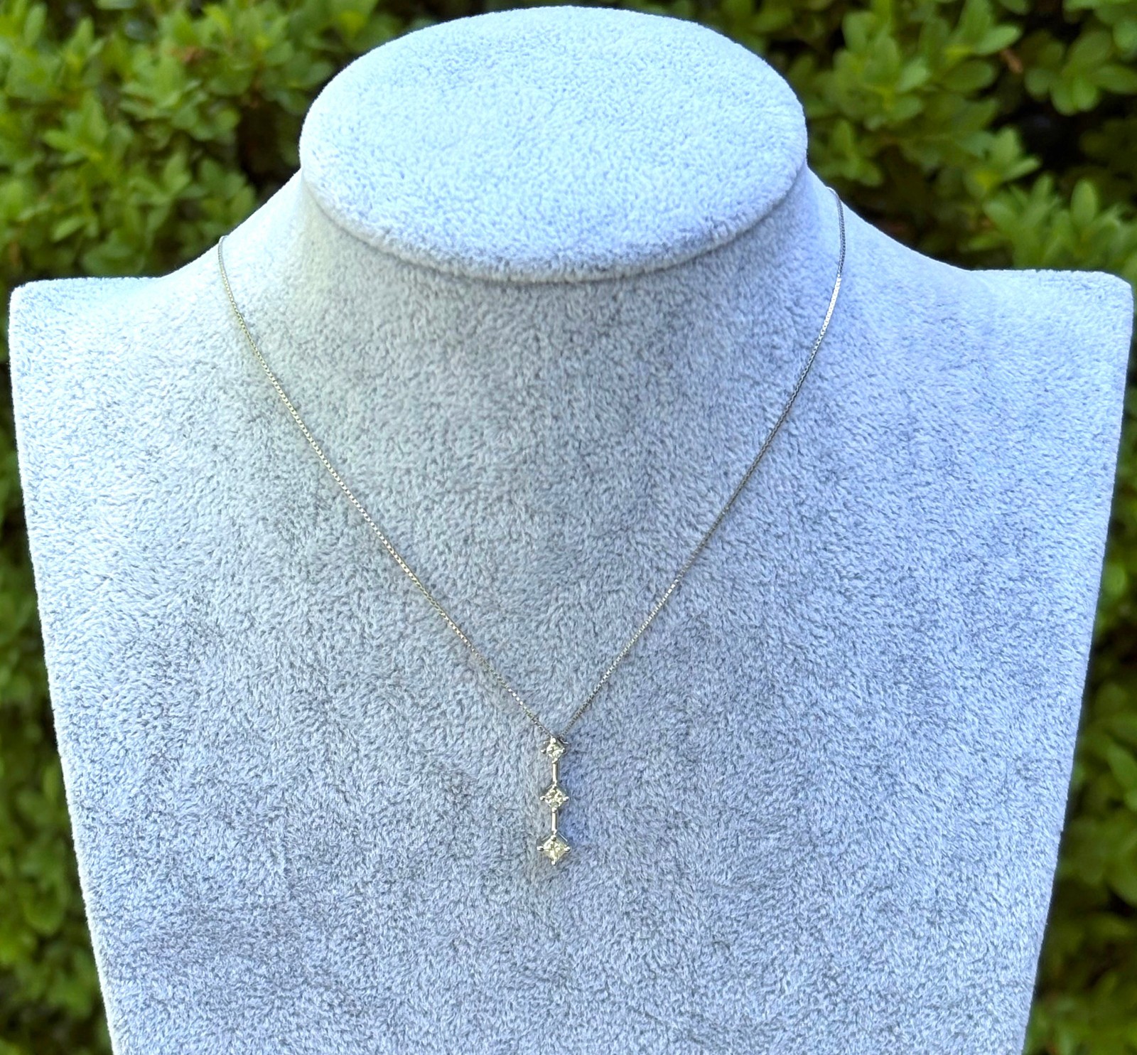 Solid 14K White Gold Graduating 3 Princess Cut .25 CTTW Diamond Necklace
