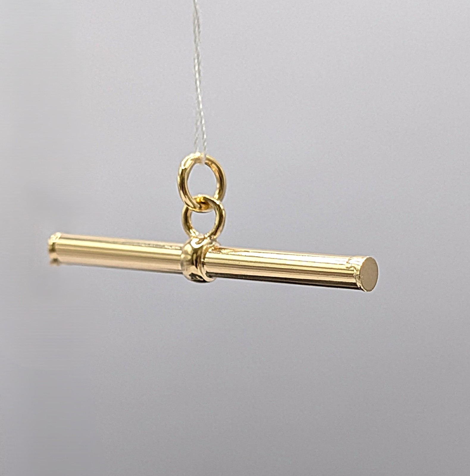 9ct Yellow Gold 30mm Round T-Bar Pendant WITHOUT CHAIN