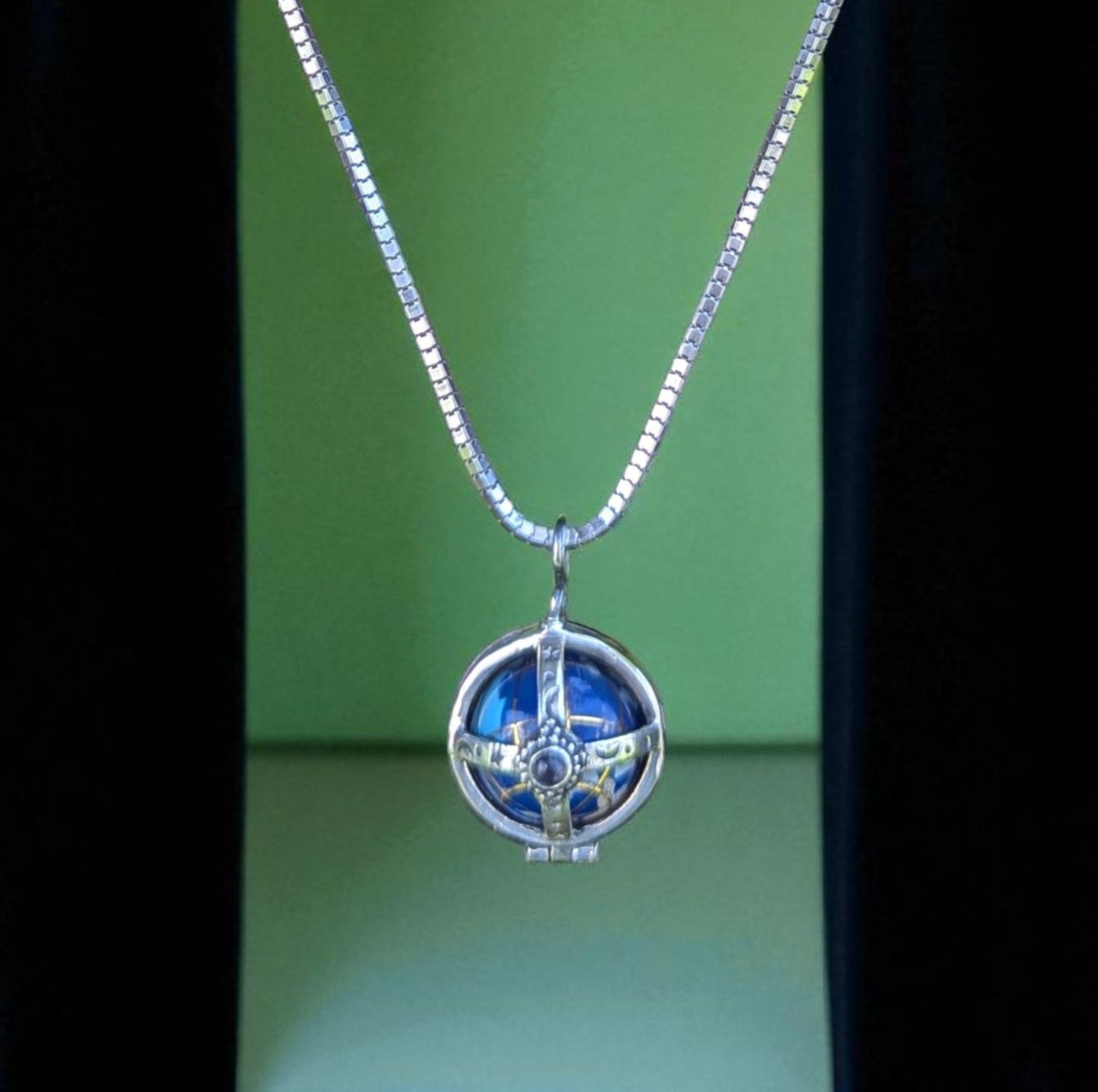 15.7g Natural Gemstone Inlayed Cage Sterling Silver Globe 18″ Box Chain Necklace