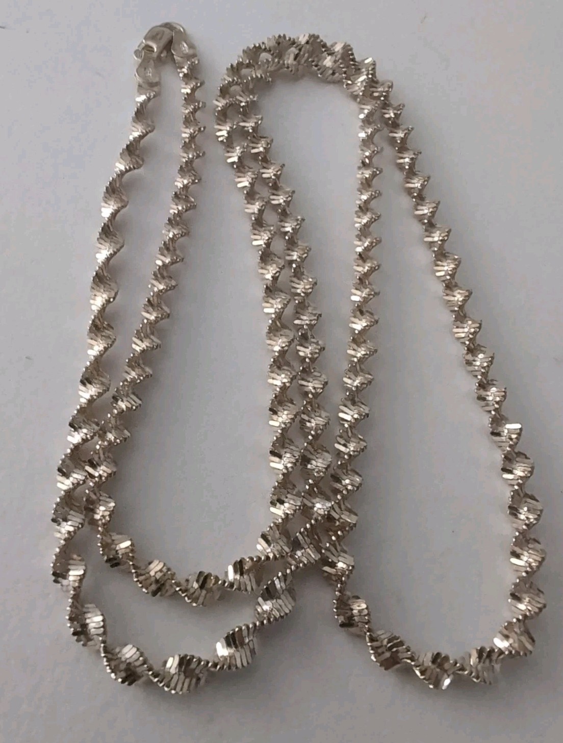 Sterling Silver Twisted Herringbone Chain Necklace 23.5″ Long