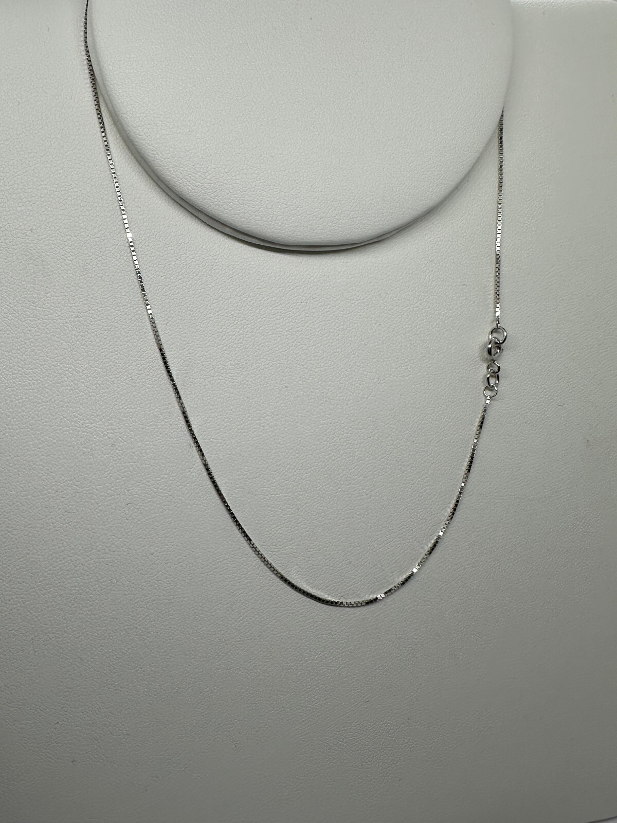 9ct White Gold 1mm Box Venetian Link Chain 28″ / 70cm Chain (W53V)
