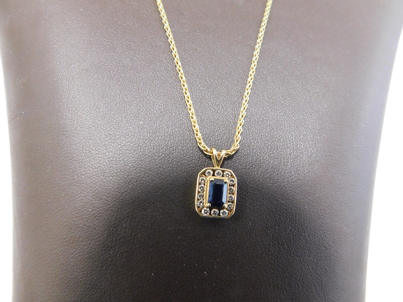 14k yellow gold sapphire and diamond pendant on 18″ 1 1/2 mm round chain