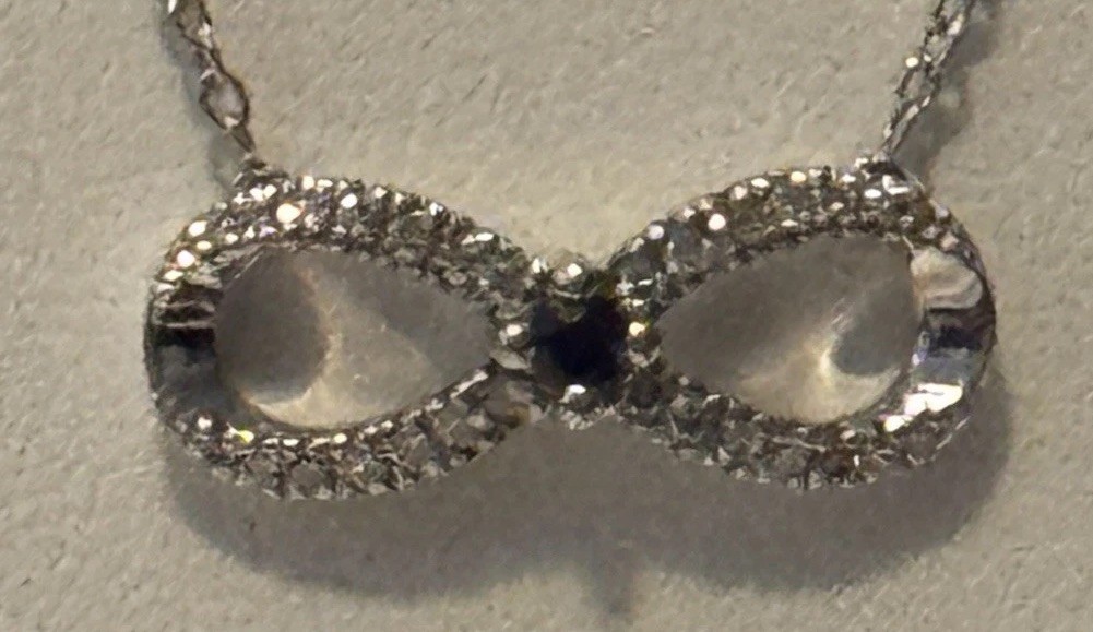 Vera Wang Infinity Pendant Necklace Sapphire And Diamonds.