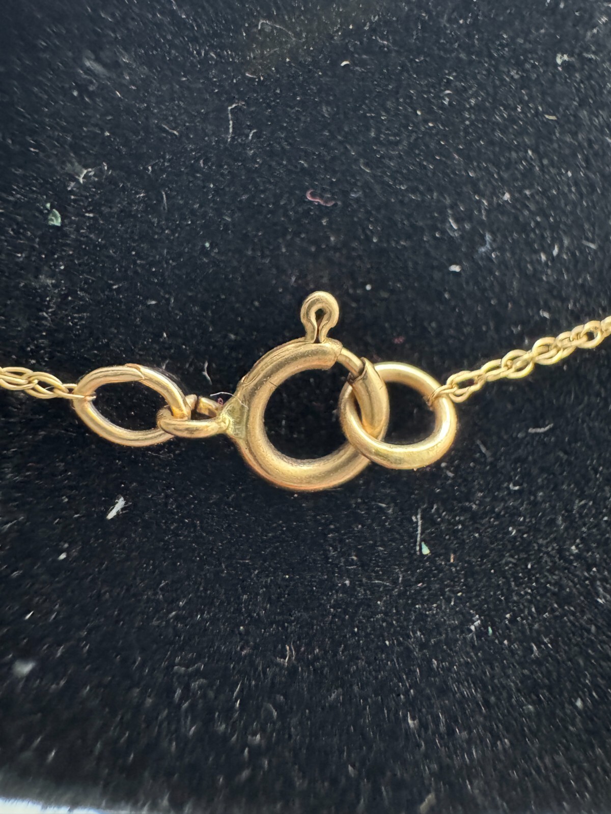 14k Gold very delicate and fine Chain .5g – 8 inches clasped