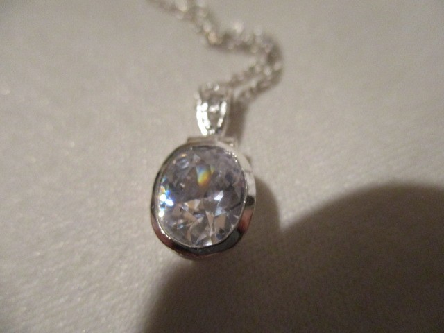 UNBRANDED 925 Sterling Silver 17″ Italy Chain & 1/2″ 925 SS Charm w/Faux Stone