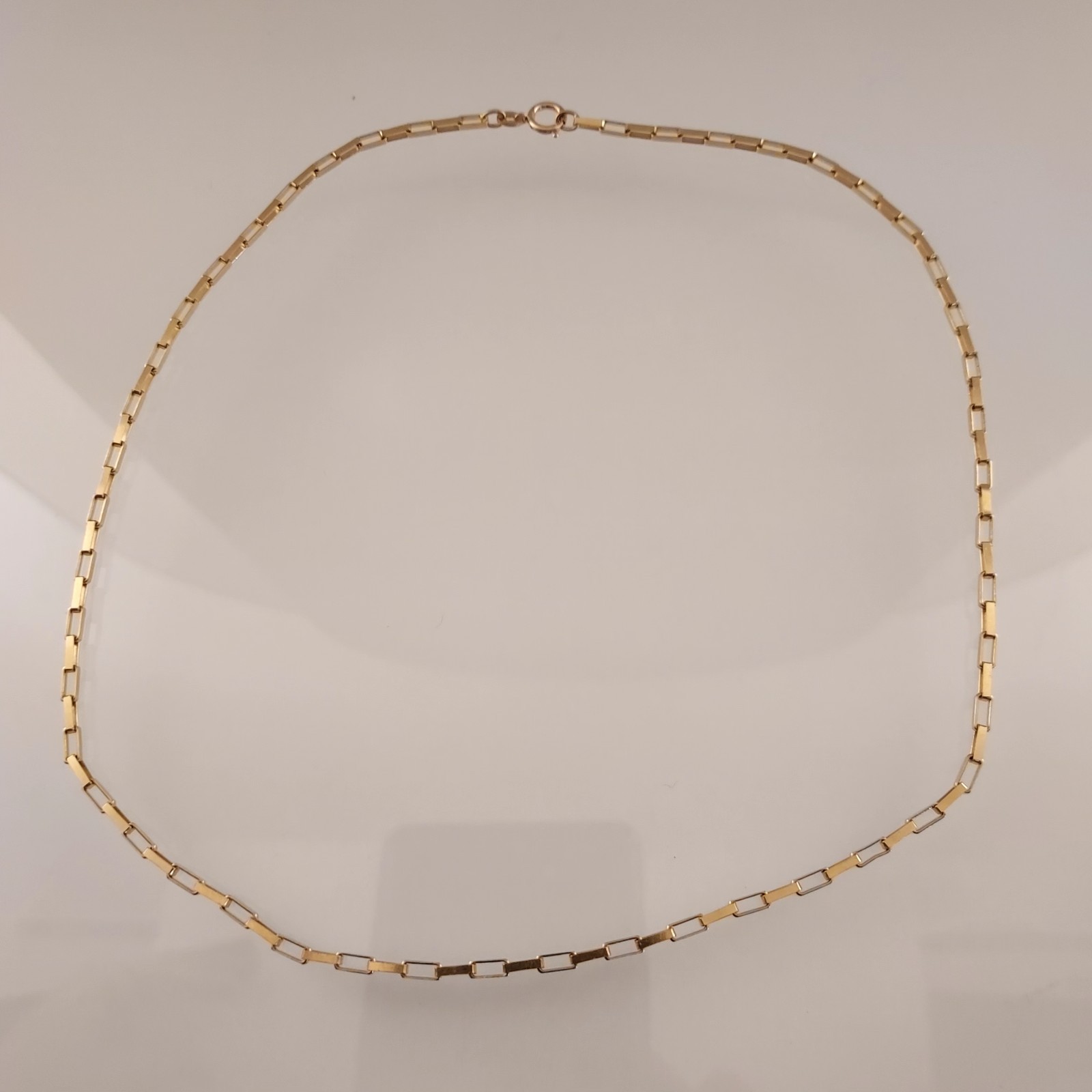 Vintage 14k Italy Square Link Chain. 18″ Length. 2mm Width. 7.5 Grams.
