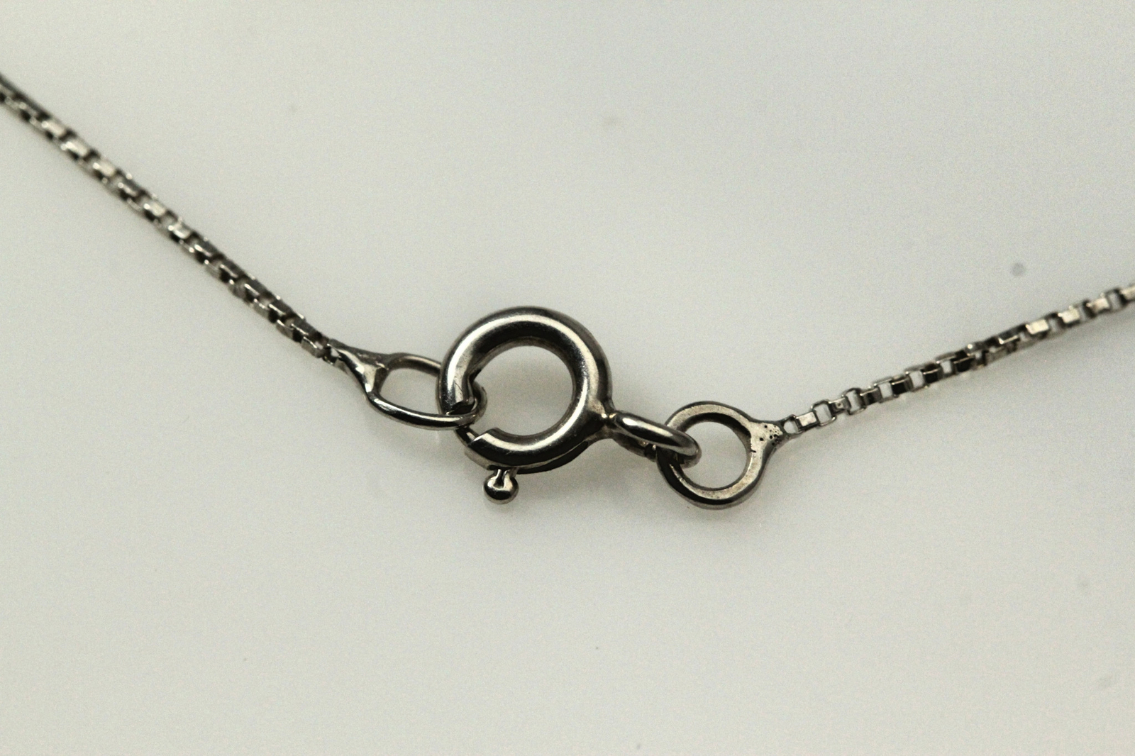 925 Sterling Silver 26″ Thin Box Chain 1.9 Grams (NEC4896)