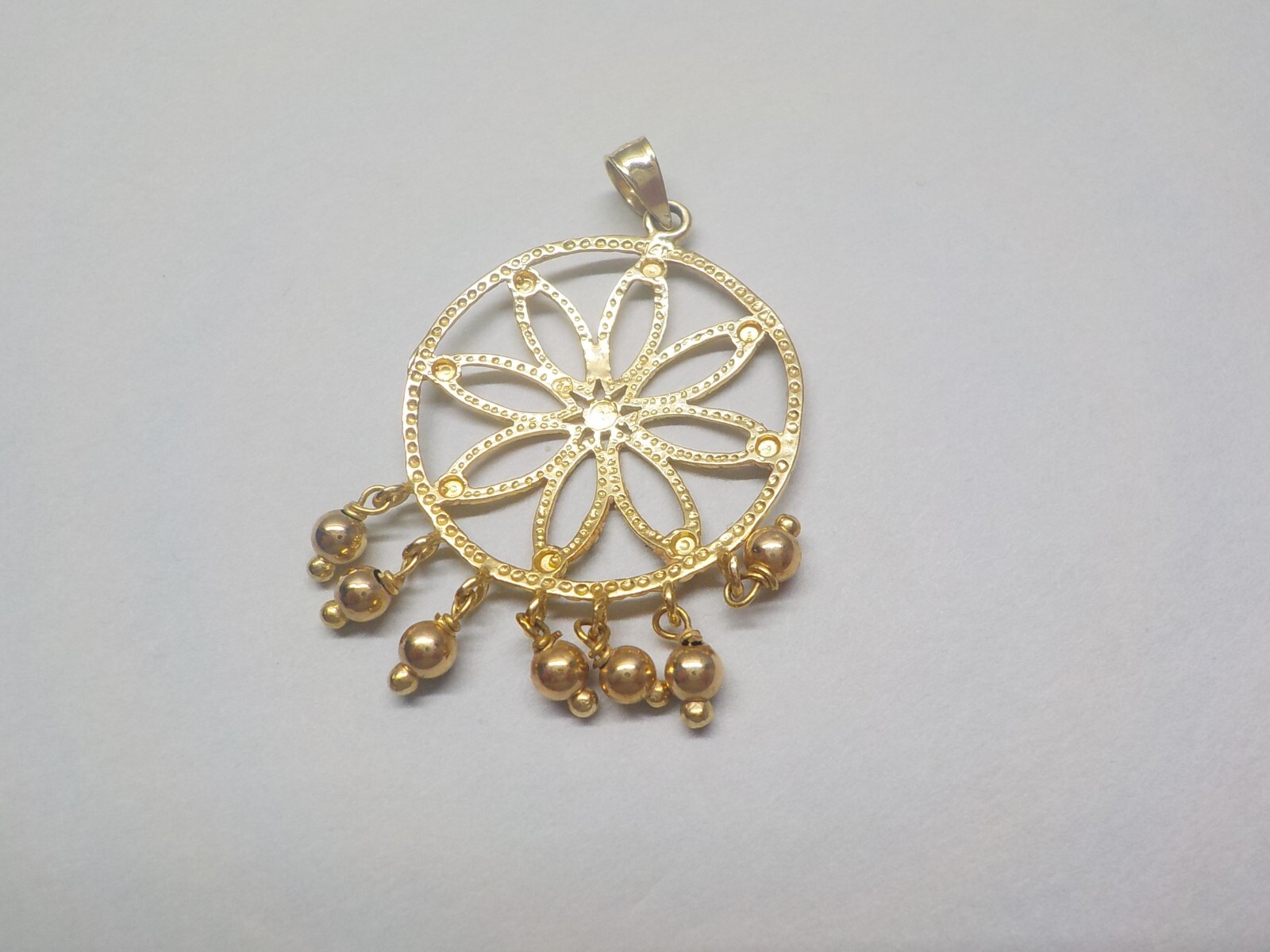14KT Gold Delicate Lacey Pendant / Charm 2 grams
