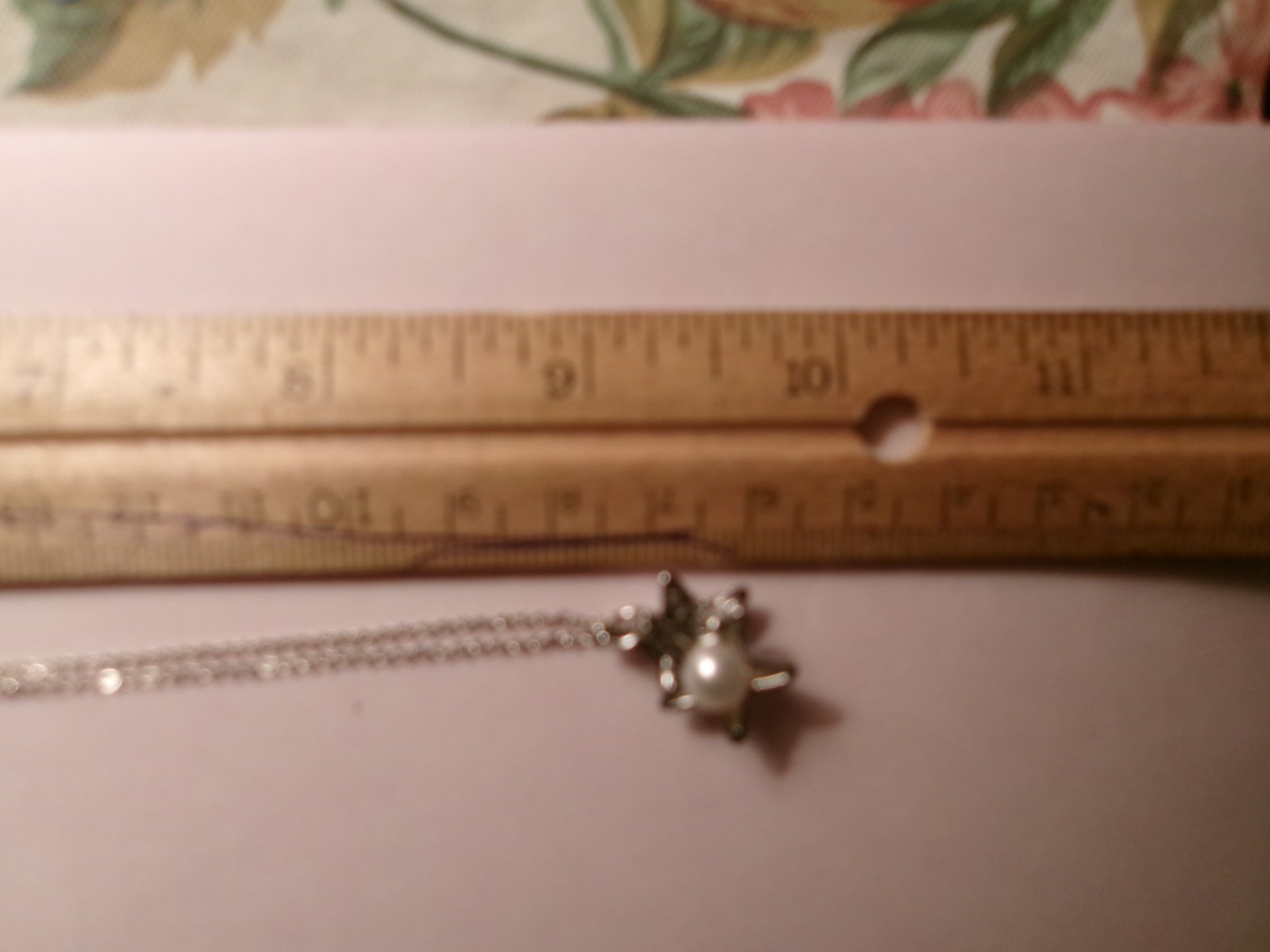 PEARL IN 2 STAR FISH NECKLACE