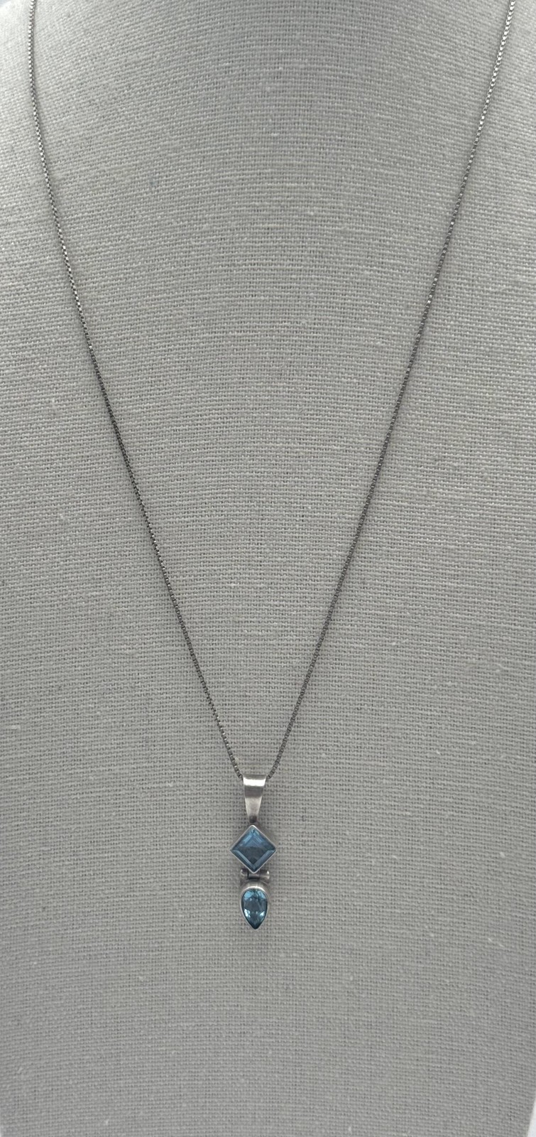 Sterling Silver 925 Blue Stone Teardrop Pendant Necklace Box Chain Italy Womens