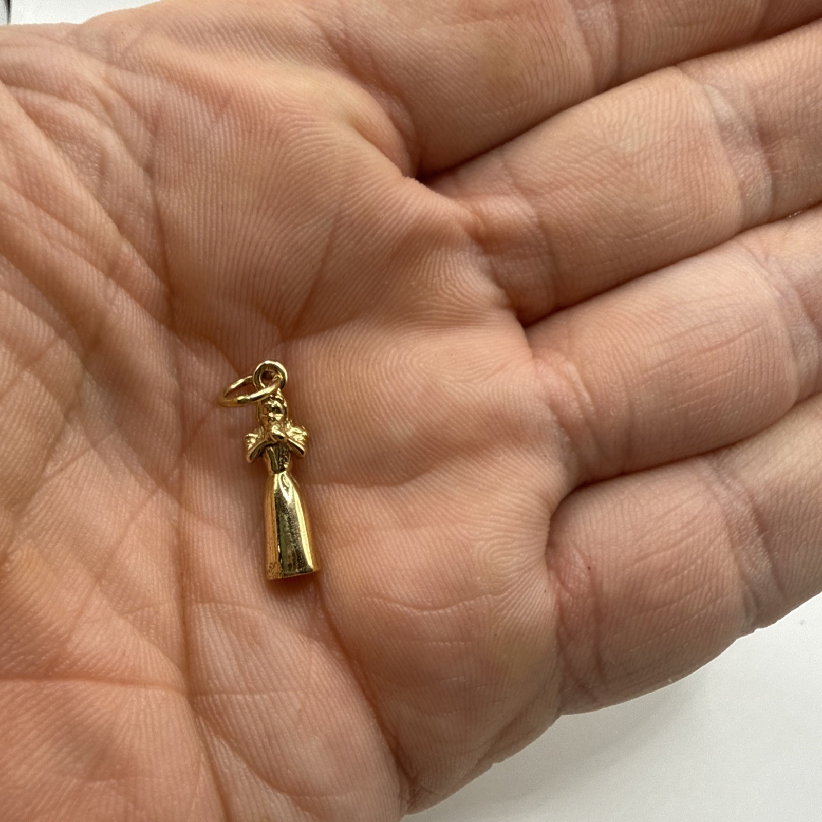 14k New Snow White Disney Classic Charm