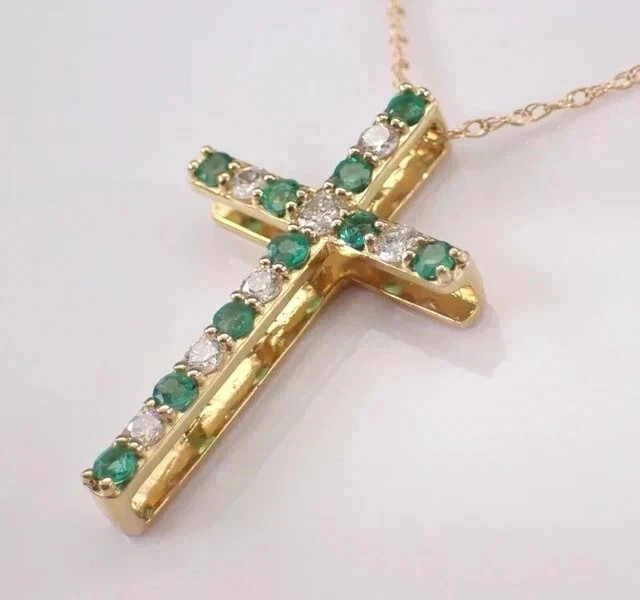 1 Ct Lab Created Emerald Round Cut Pendant 14K Yellow Gold Finish 18″ Chain