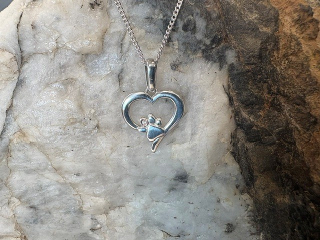Clogau Welsh Silver & 9ct Rose Gold Paw Prints Heart Topaz Pendant 22″ Wales