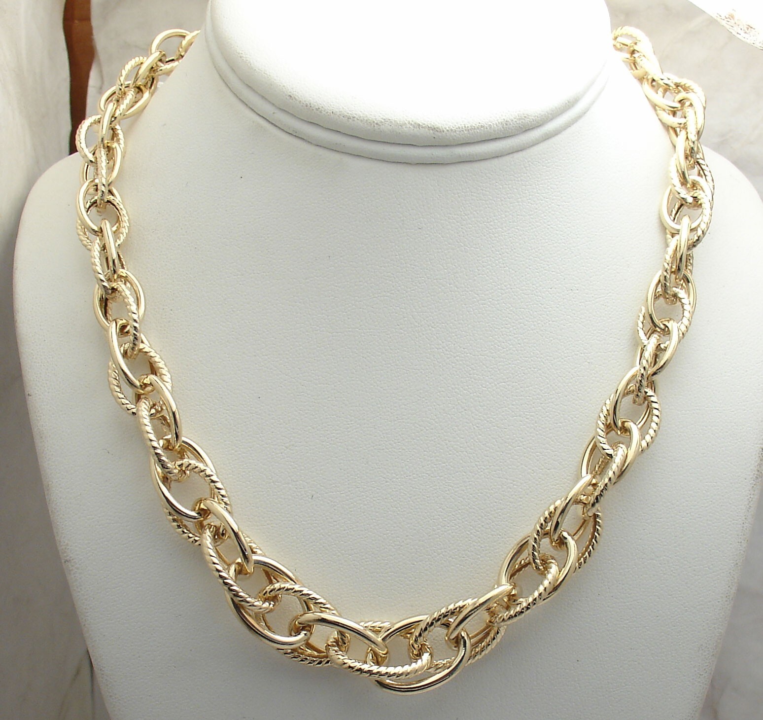 Graduated Textured Shiny Multi Oval Link Chain Necklace Real 10K Yellow Gold