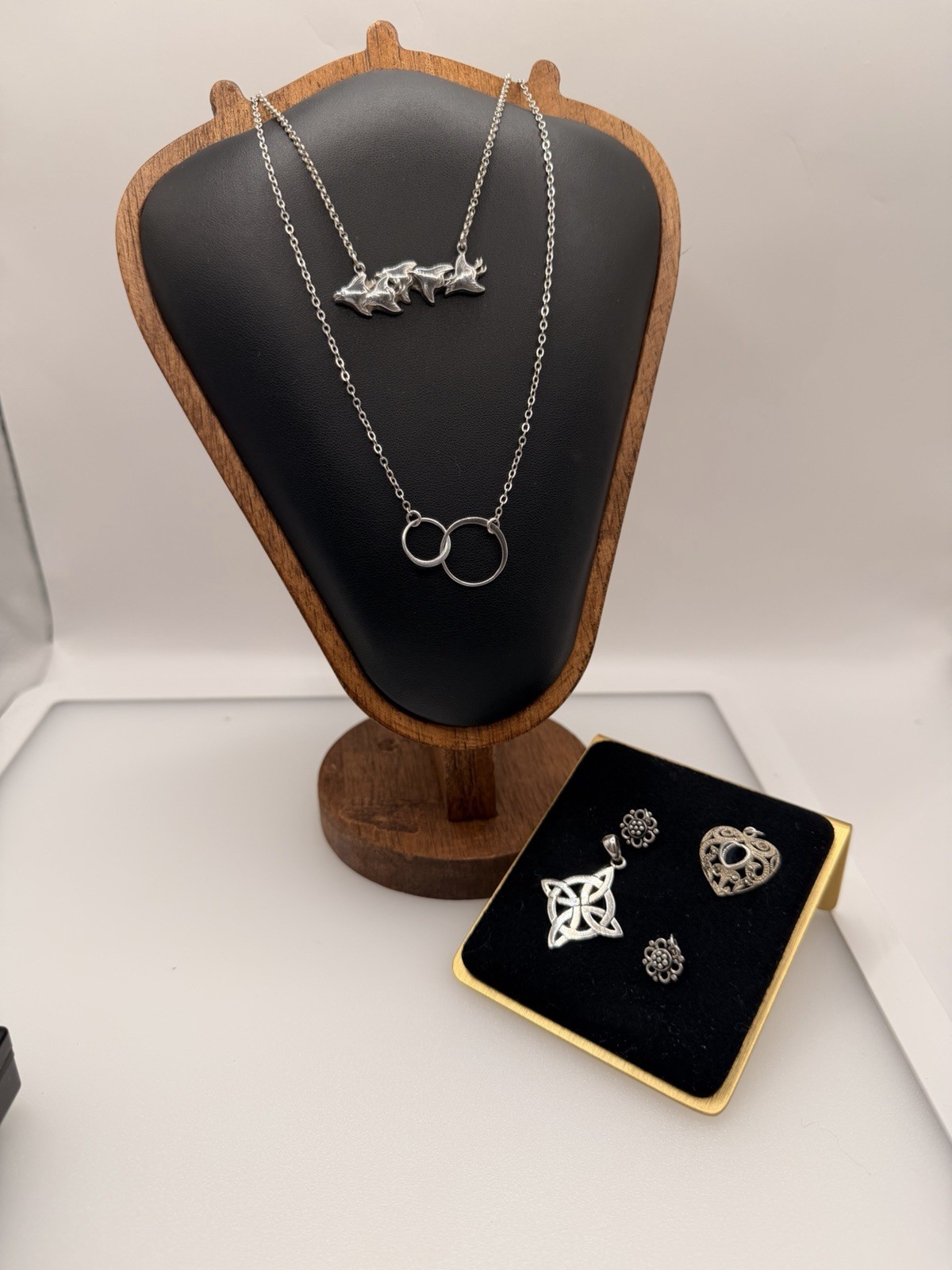 Lot of 2 Signed 925 Sterling Silver Necklaces & 4 Pendants 15.79g