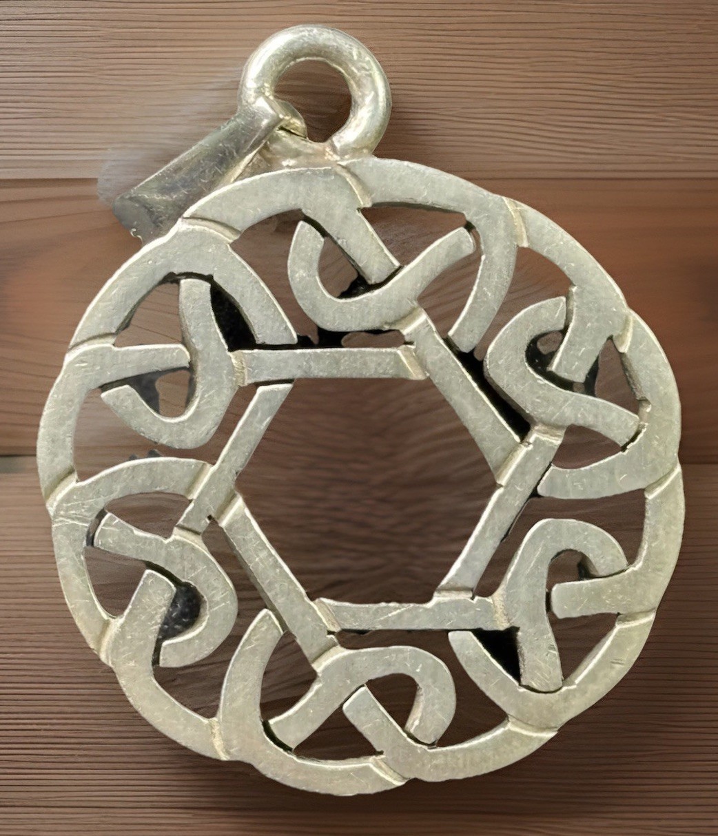 VTG 925 Sterling Silver Male Or Female Round Openwork Design Celtic Knot Pendant