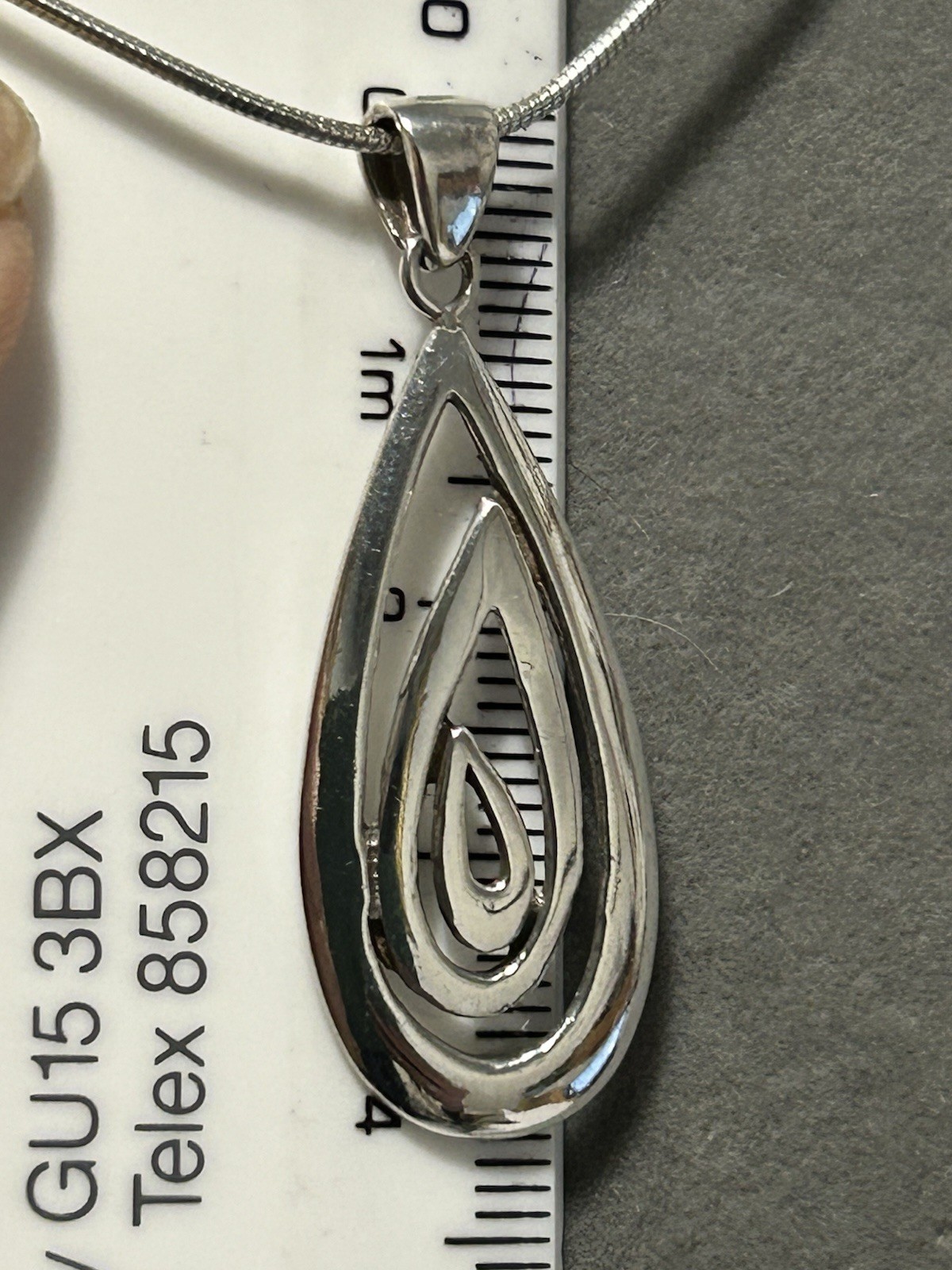 Vtg Sterling Silver 4cm Modernist Pendant on 40cm Snake Chain (7.28g)