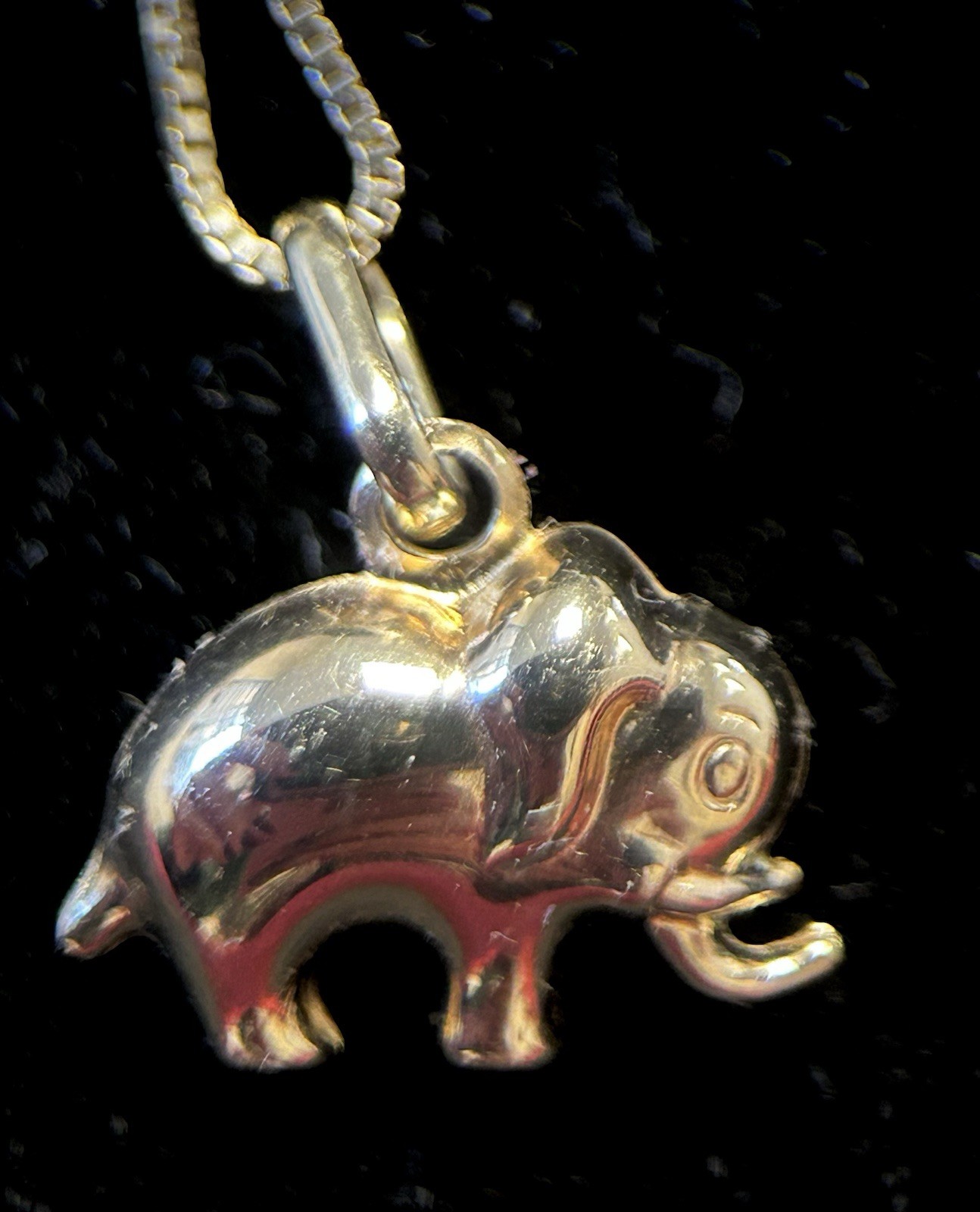 9ct Gold 45cm Elephant Solid Pendant & Chain Necklace In Original Packaging 1.2g