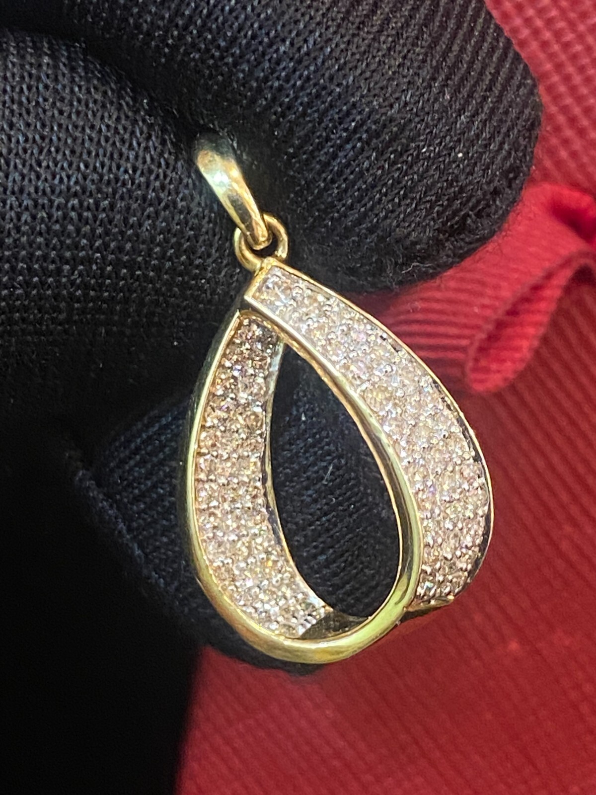 Pave 0.75 Cts Round Brilliant Cut Diamond Pear Drop Pendant In 14K Gold