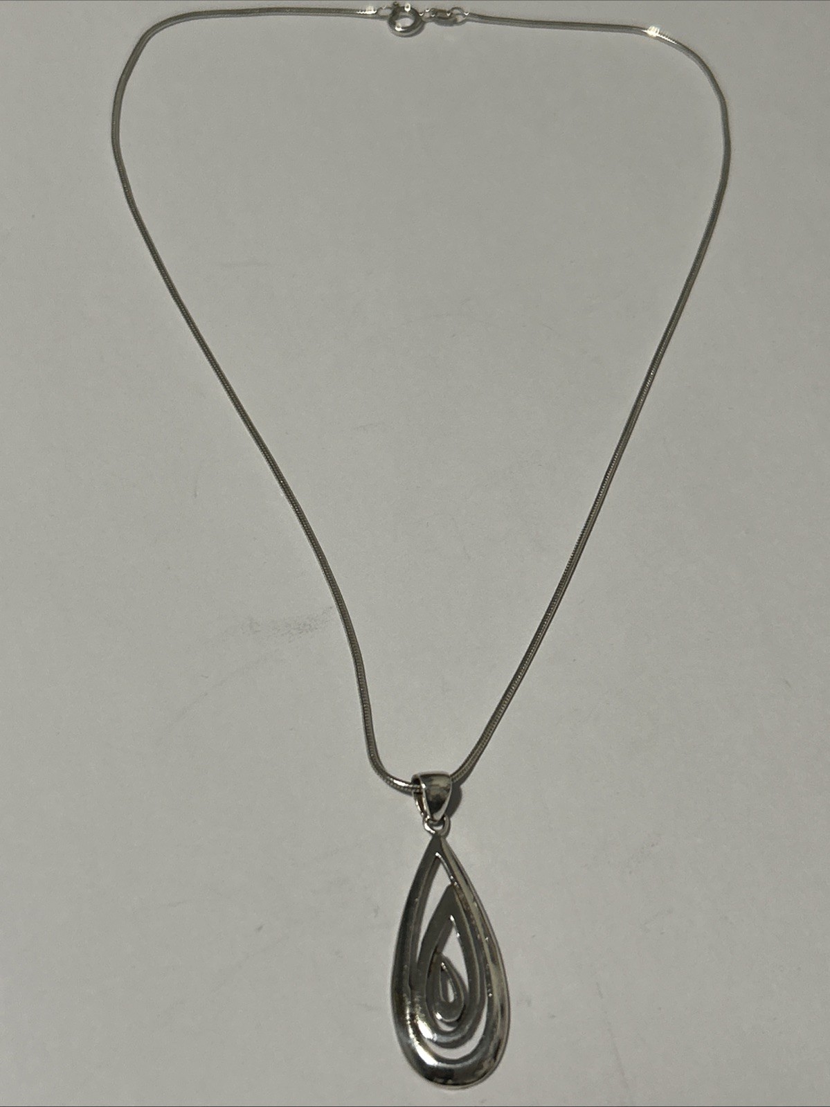 Vtg Sterling Silver 4cm Modernist Pendant on 40cm Snake Chain (7.28g)