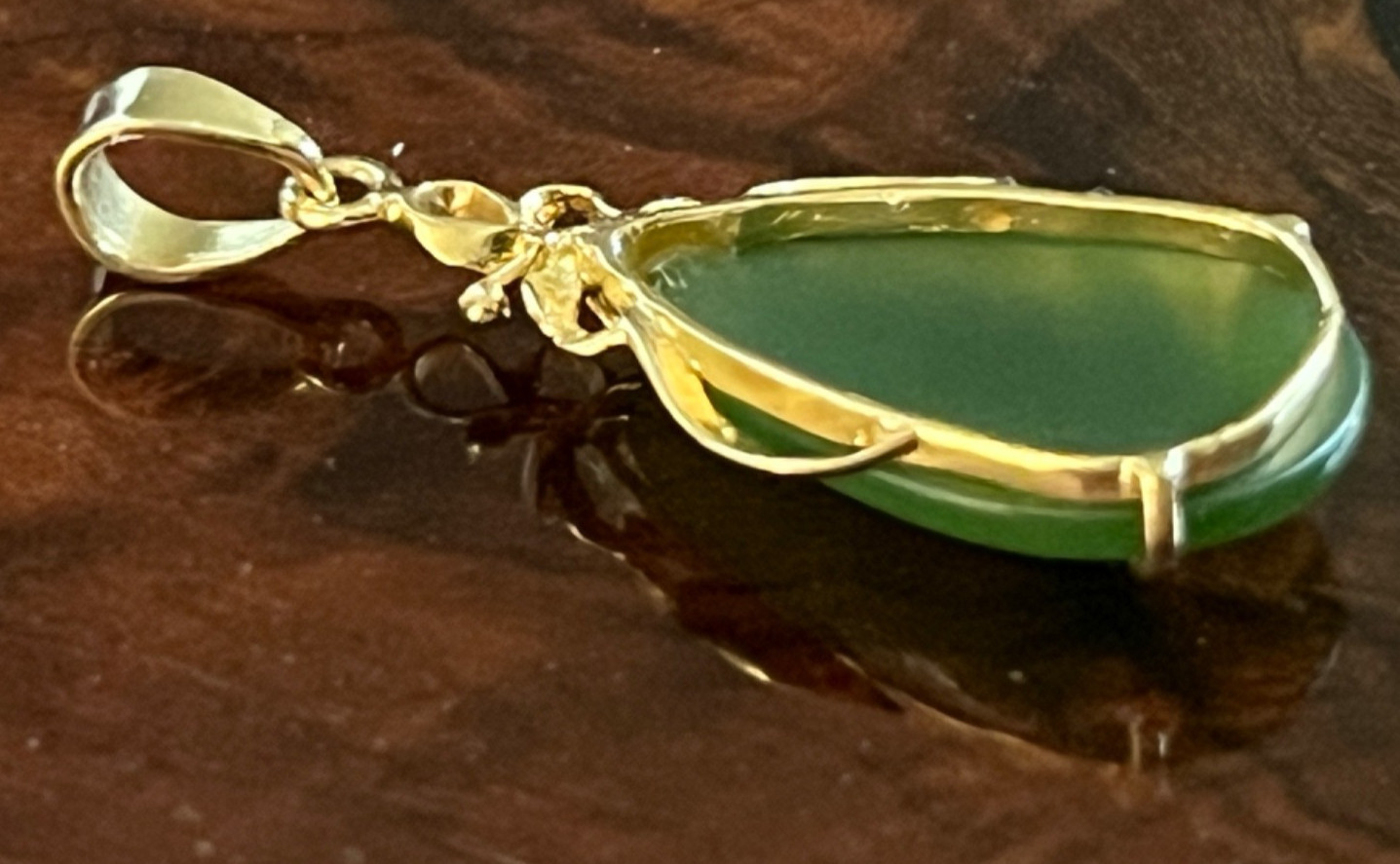 18K Yellow Gold Vintage Natural Green Nephrite Jade Teardrop Pendant Excellent C